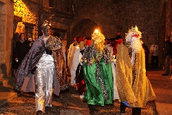 Atienza - Cabalgata de los Reyes Magos - Reyes Magos en el Arco Arrebatacapas