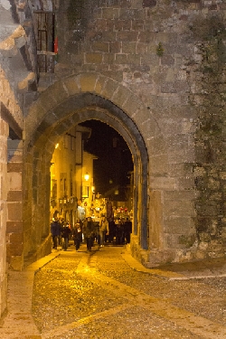 Atienza - Semana Santa - Peocesión de los faroles pasando por Arrebatacapas