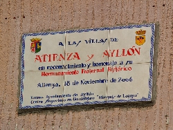 Atienza - Juan Bravo - Placa situada en la que fué su casa.