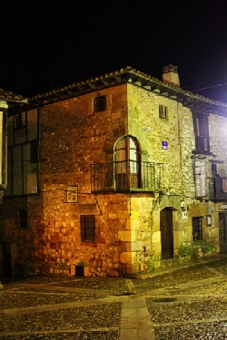 Atienza - Arquitectura Civil - Balcon de esquina en la Plaza del Trigo