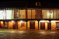 Atienza - Arquitectura Civil - Soportales en Plaza del Trigo