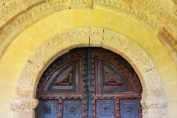 Atienza - Iglesia Museo San Bartolomé - Puerta románica principal