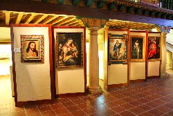 Atienza - Iglesia Museo San Bartolomé - Cuadros con representaciones de santos
