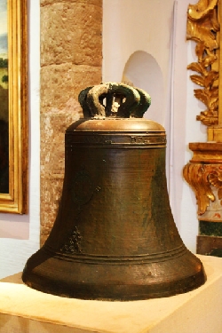 Atienza - Iglesia Museo San Bartolomé - Campana