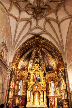 Atienza - Iglesia Museo Santísima Trinidad - Altar mayor de la Santísima Trinidad
