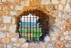 Atienza - Las Murallas, Las Puertas y Los Arcos - Agujero en muralla