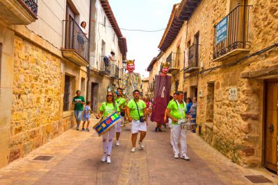 Atienza - Fotografías de las fiestas de Atienza 2017 - Pasacalles de gigantes y cabezudos