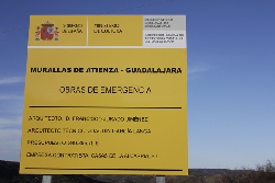 Atienza - Restauración de murallas - Cartel informativo